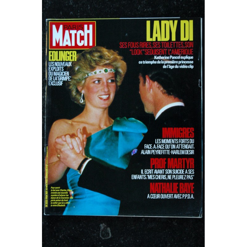 PARIS MATCH N° 1659  1981  LADY DI  elle sera la reine Cover + 14 pages