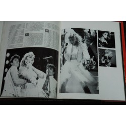 MADONNA - La Révolution - Debbi Voller Editions NRJ  -  1989 LIVRE PHOTO 100 pages