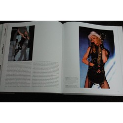 MADONNA - HER STORY Caroline Sullivan - Editions SevenOaks -  2014 LIVRE PHOTO GRAND FORMAT 258 pages